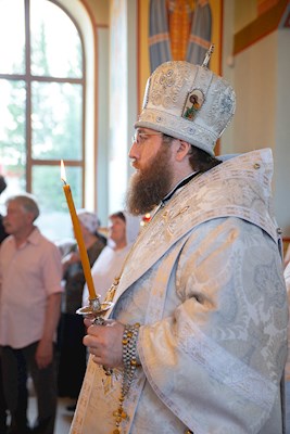 Митрополит Игнатий совершил всенощное бдение в Вознесенско-Пантелеимоновском храме с. Усть-Курдюм