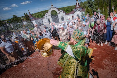 Митрополит Игнатий совершил Божественную литургию в Свято-Иоанновском женском монастыре с. Алексеевка