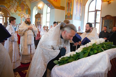 Митрополит Игнатий совершил всенощное бдение в Вознесенско-Пантелеимоновском храме с. Усть-Курдюм