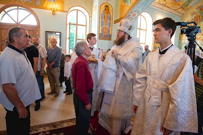 Митрополит Игнатий совершил всенощное бдение в Вознесенско-Пантелеимоновском храме с. Усть-Курдюм