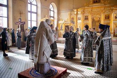 Епископ Варфоломей совершил Божественную литургию в храме святого апостола и евангелиста Иоанна Богослова при СПДС