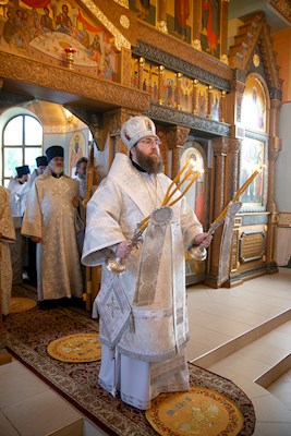 Митрополит Игнатий совершил всенощное бдение в Вознесенско-Пантелеимоновском храме с. Усть-Курдюм