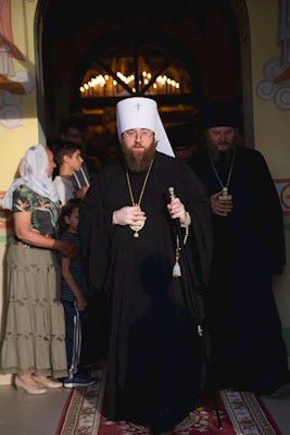 Митрополит Игнатий совершил всенощное бдение в Вознесенско-Пантелеимоновском храме с. Усть-Курдюм