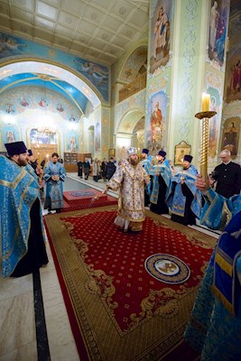 Митрополит Игнатий совершил всенощное бдение в Покровском соборе г. Саратова