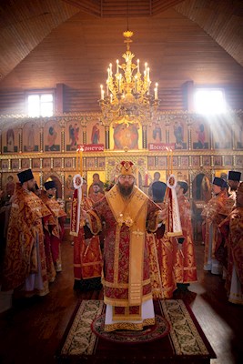 Митрополит Игнатий совершил Божественную литургию в Сретенском храме Саратова