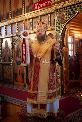 Митрополит Игнатий совершил Божественную литургию в Сретенском храме Саратова