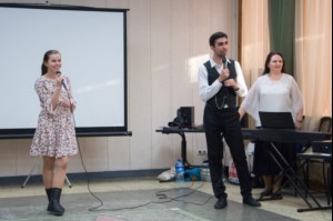 В Саратове прошла пасхальная молодежная вечерка