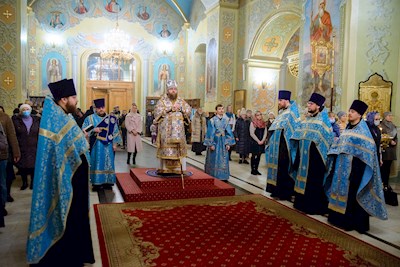 Митрополит Игнатий совершил всенощное бдение в Покровском соборе г. Саратова
