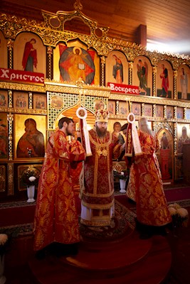 Митрополит Игнатий совершил Божественную литургию в Сретенском храме Саратова