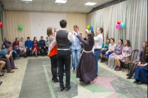 В Саратове прошла пасхальная молодежная вечерка