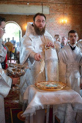 Митрополит Игнатий совершил Божественную литургию в храме Вознесения Господня г. Саратова