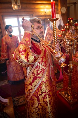 Митрополит Игнатий совершил Божественную литургию в Сретенском храме Саратова