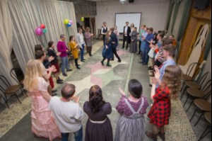 В Саратове прошла пасхальная молодежная вечерка