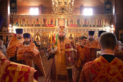 Митрополит Игнатий совершил Божественную литургию в Сретенском храме Саратова