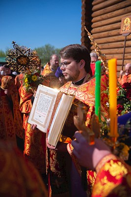 Митрополит Игнатий совершил Божественную литургию в Сретенском храме Саратова
