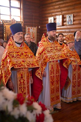 Митрополит Игнатий совершил Божественную литургию в Сретенском храме Саратова