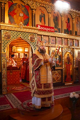 Митрополит Игнатий совершил Божественную литургию в Сретенском храме Саратова