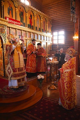 Митрополит Игнатий совершил Божественную литургию в Сретенском храме Саратова
