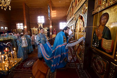Митрополит Игнатий совершил Божественную литургию в храме в честь Сретения Господня г. Саратова