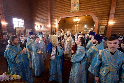 Митрополит Игнатий совершил Божественную литургию в храме в честь Сретения Господня г. Саратова