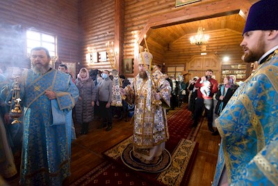 Митрополит Игнатий совершил Божественную литургию в храме в честь Сретения Господня г. Саратова