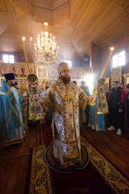 Митрополит Игнатий совершил Божественную литургию в храме в честь Сретения Господня г. Саратова