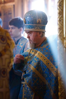 Митрополит Игнатий совершил Божественную литургию в храме в честь Сретения Господня г. Саратова