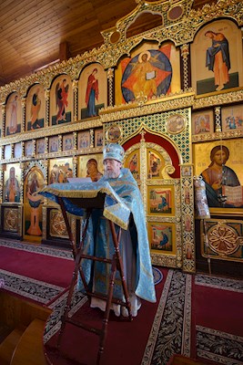 Митрополит Игнатий совершил Божественную литургию в храме в честь Сретения Господня г. Саратова