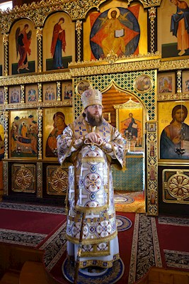 Митрополит Игнатий совершил Божественную литургию в храме в честь Сретения Господня г. Саратова