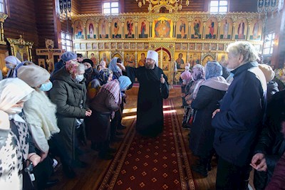 Митрополит Игнатий совершил Божественную литургию в храме в честь Сретения Господня г. Саратова