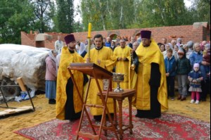 Совершено освящение крестов и куполов храма во имя апостола и евангелиста Иоанна Богослова г. Саратова