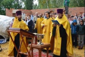 Совершено освящение крестов и куполов храма во имя апостола и евангелиста Иоанна Богослова г. Саратова