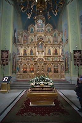 Митрополит Игнатий совершил утреню с чином погребения Спасителя в Покровском соборе г. Саратова