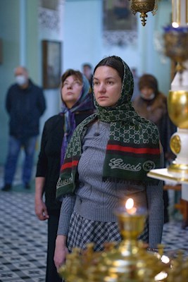 Митрополит Игнатий совершил Божественную литургию в Свято-Духовском соборе г. Саратова