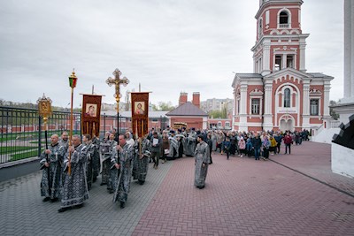 Митрополит Игнатий совершил утреню с чином погребения Спасителя в Покровском соборе г. Саратова