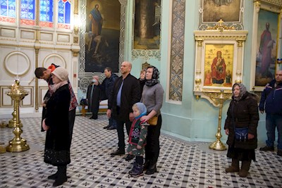 Митрополит Игнатий совершил Божественную литургию в Свято-Духовском соборе г. Саратова