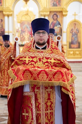 Митрополит Игнатий совершил Божественную литургию в Николо-Тихвинском соборном храме Саратова