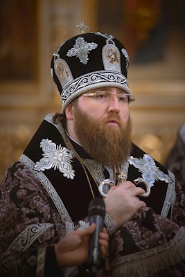 Митрополит Игнатий совершил утреню с чином погребения Спасителя в Покровском соборе г. Саратова