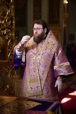 Митрополит Игнатий совершил Божественную литургию в Свято-Духовском соборе г. Саратова