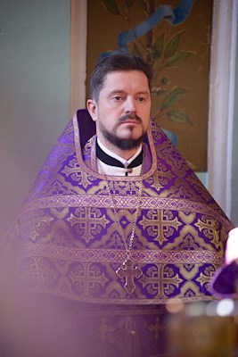 Митрополит Игнатий совершил Божественную литургию в Свято-Духовском соборе г. Саратова