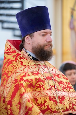 Митрополит Игнатий совершил Божественную литургию в Николо-Тихвинском соборном храме Саратова