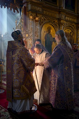 Митрополит Игнатий совершил Божественную литургию в Свято-Духовском соборе г. Саратова