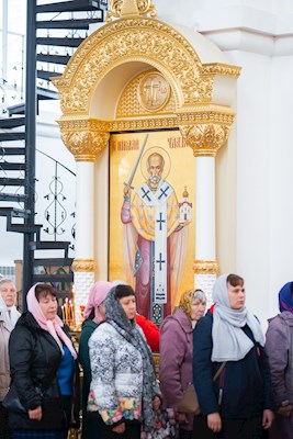 Митрополит Игнатий совершил Божественную литургию в Николо-Тихвинском соборном храме Саратова