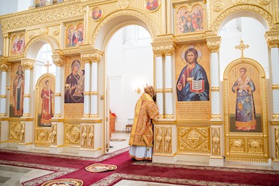 Митрополит Игнатий совершил Божественную литургию в Николо-Тихвинском соборном храме Саратова