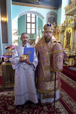 Митрополит Игнатий совершил Божественную литургию в Свято-Духовском соборе г. Саратова