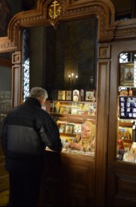 За Божественной литургией в Никольском храме в Софии, завершающей мероприятия памяти архиепископа Серафима (Соболева), молился Святейший Патриарх Болгарский Неофит