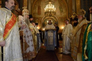 За Божественной литургией в Никольском храме в Софии, завершающей мероприятия памяти архиепископа Серафима (Соболева), молился Святейший Патриарх Болгарский Неофит