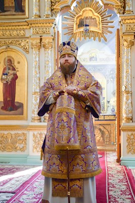 Митрополит Игнатий совершил Божественную литургию в Свято-Духовском соборе г. Саратова