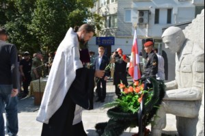 Священник совершил литию по погибшим воинам спецподразделений Внутренних войск МВД России