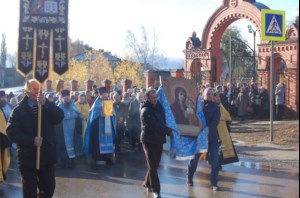 В Хвалынске в День народного единства прошел крестный ход